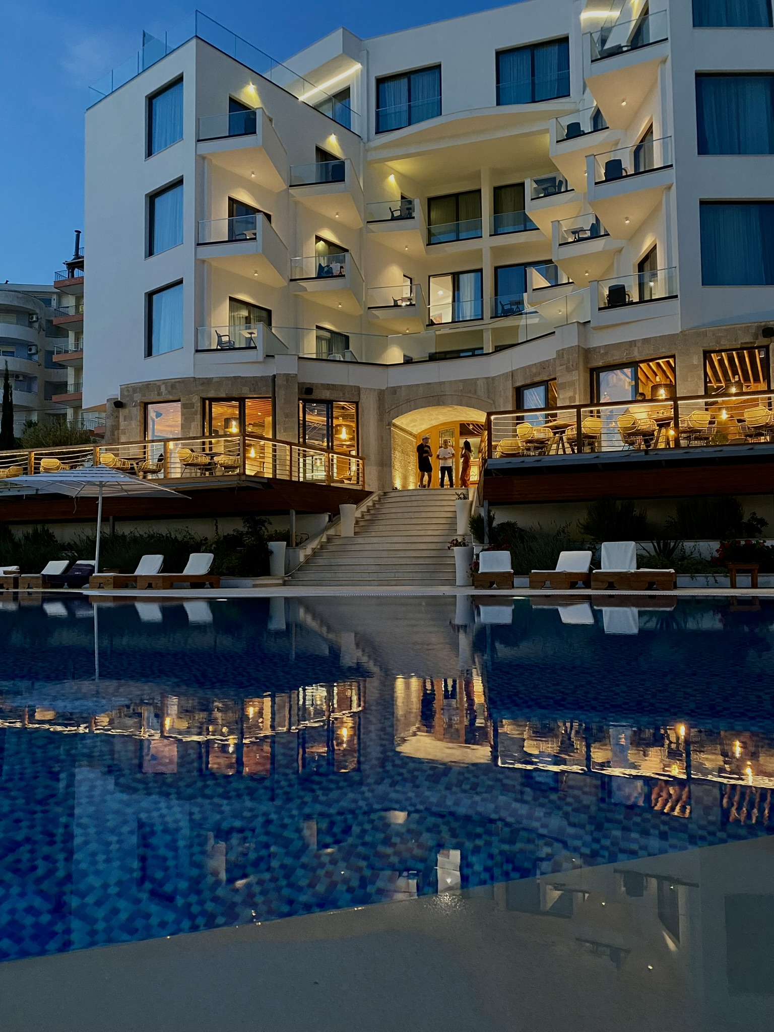 Sarandë After Dark: Nightlife & the Evening Promenade — Is Sarandë Family-Friendly at Night?
